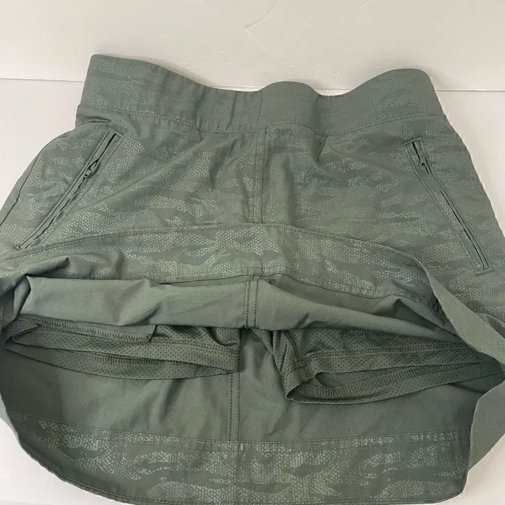 NEW! Orvis| Small | Embossed| Small | Skort - Picture 8 of 16